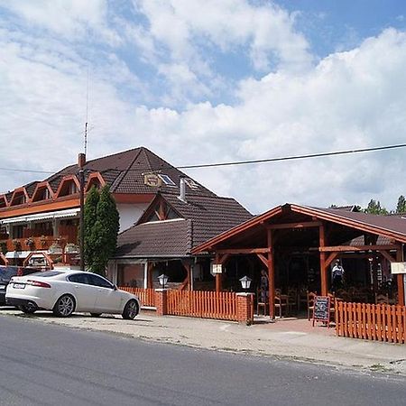 Retro Hotel Merid ซามาร์ดี ภายนอก รูปภาพ