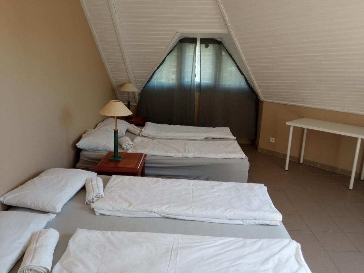 Retro Hotel Merid ซามาร์ดี ภายนอก รูปภาพ