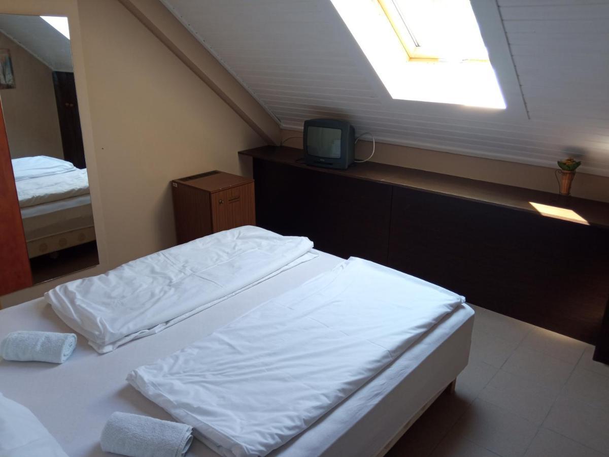 Retro Hotel Merid ซามาร์ดี ภายนอก รูปภาพ