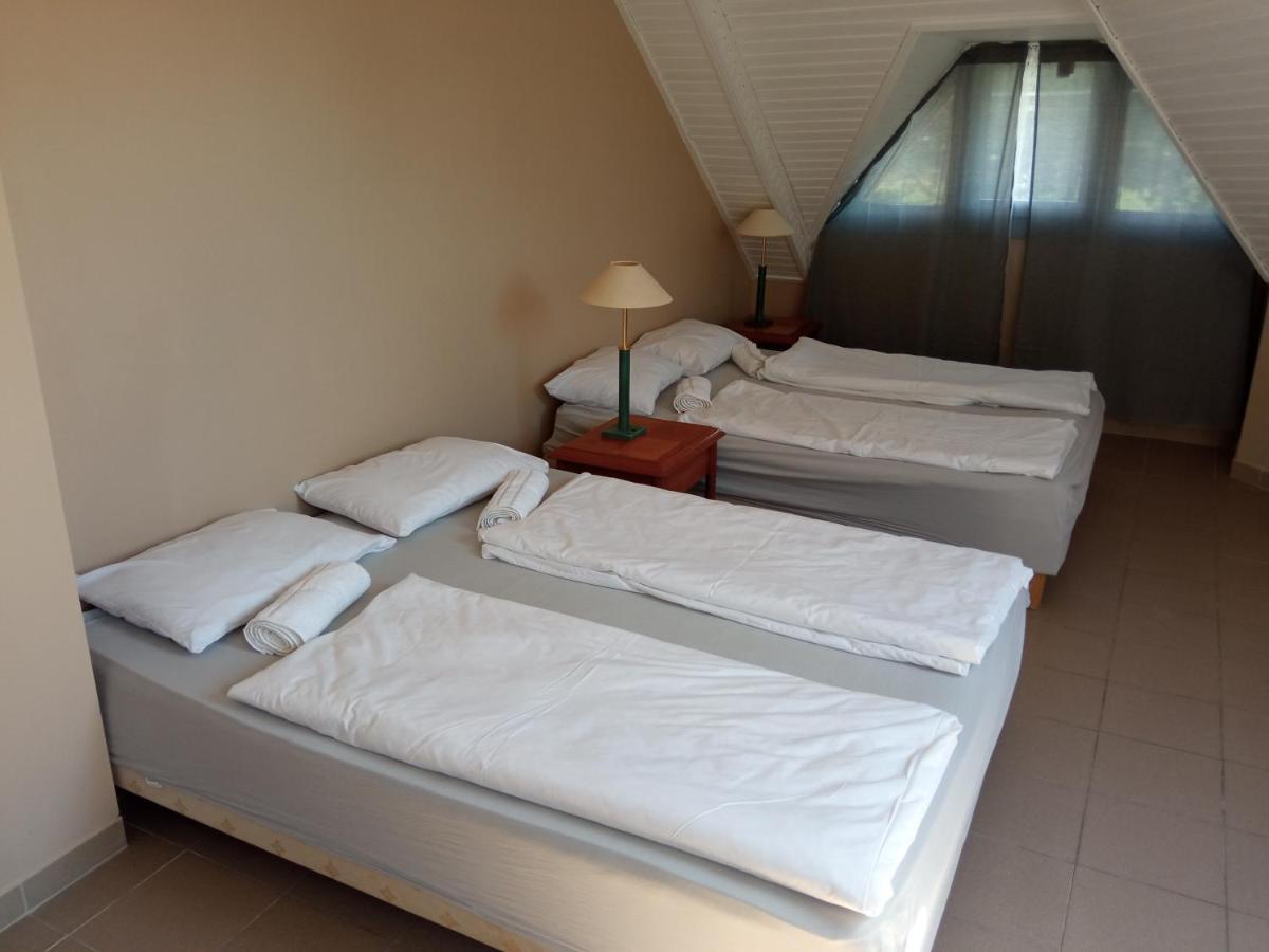 Retro Hotel Merid ซามาร์ดี ภายนอก รูปภาพ